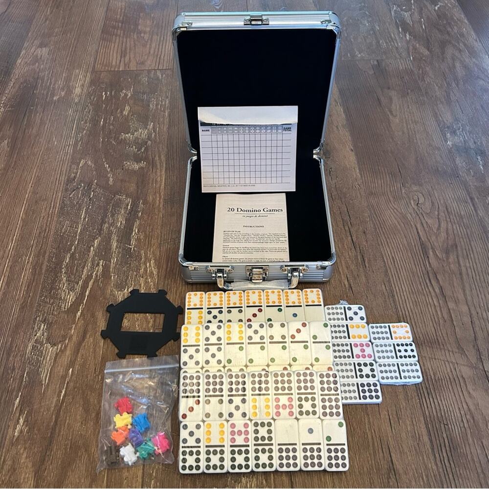 Cardinal Games Domino Set with Case NWOT
